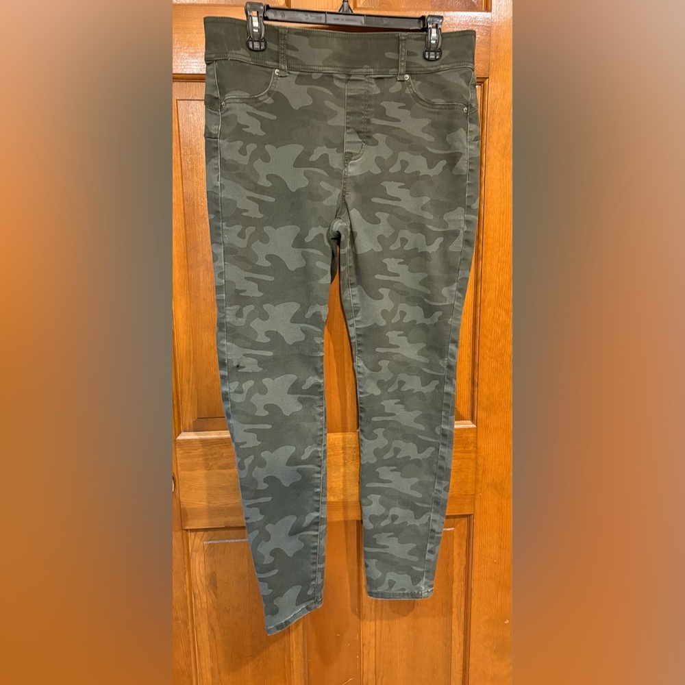 Camouflage Skinny Pants